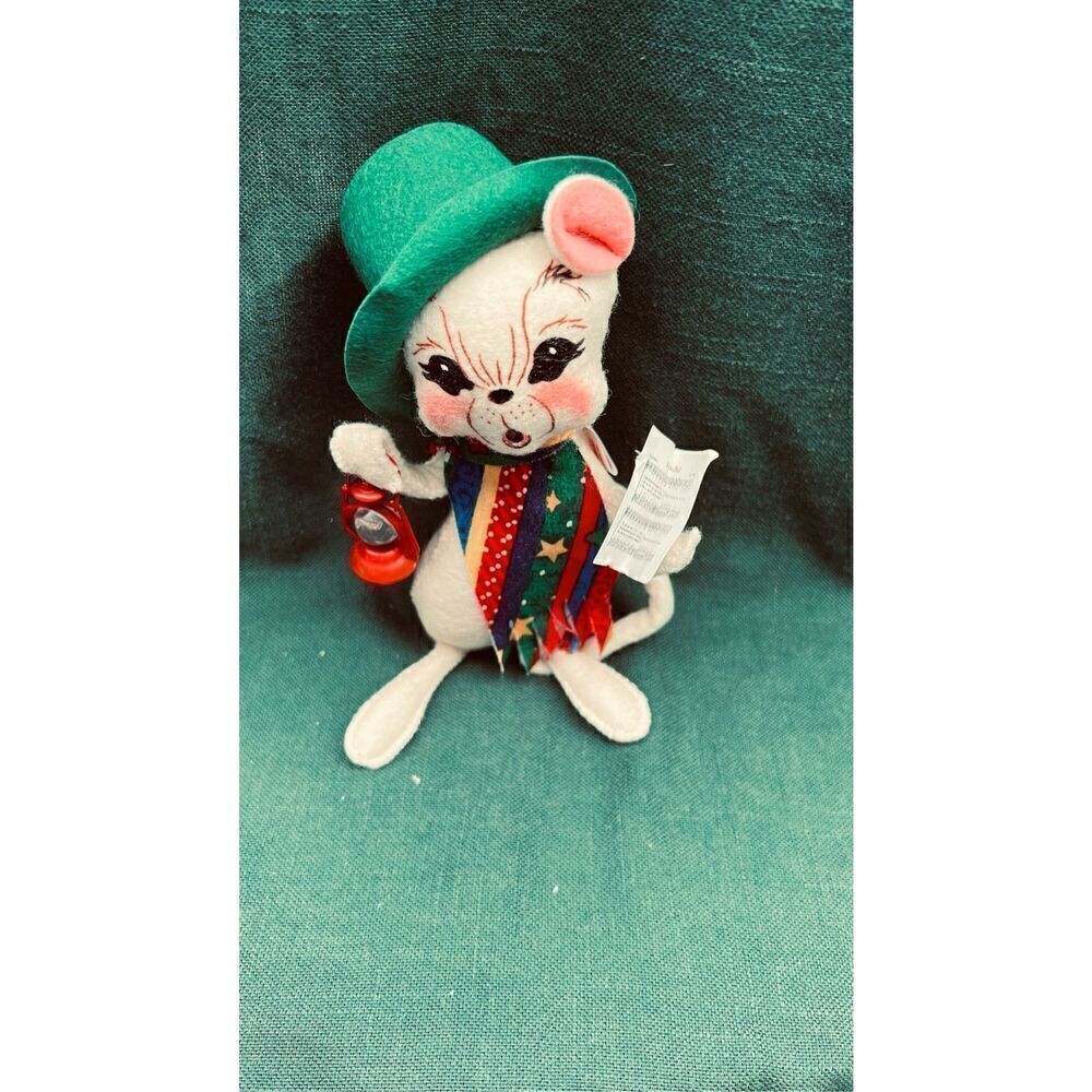 Annalee Caroler Mouse 8.5 with Lantern christmas holiday